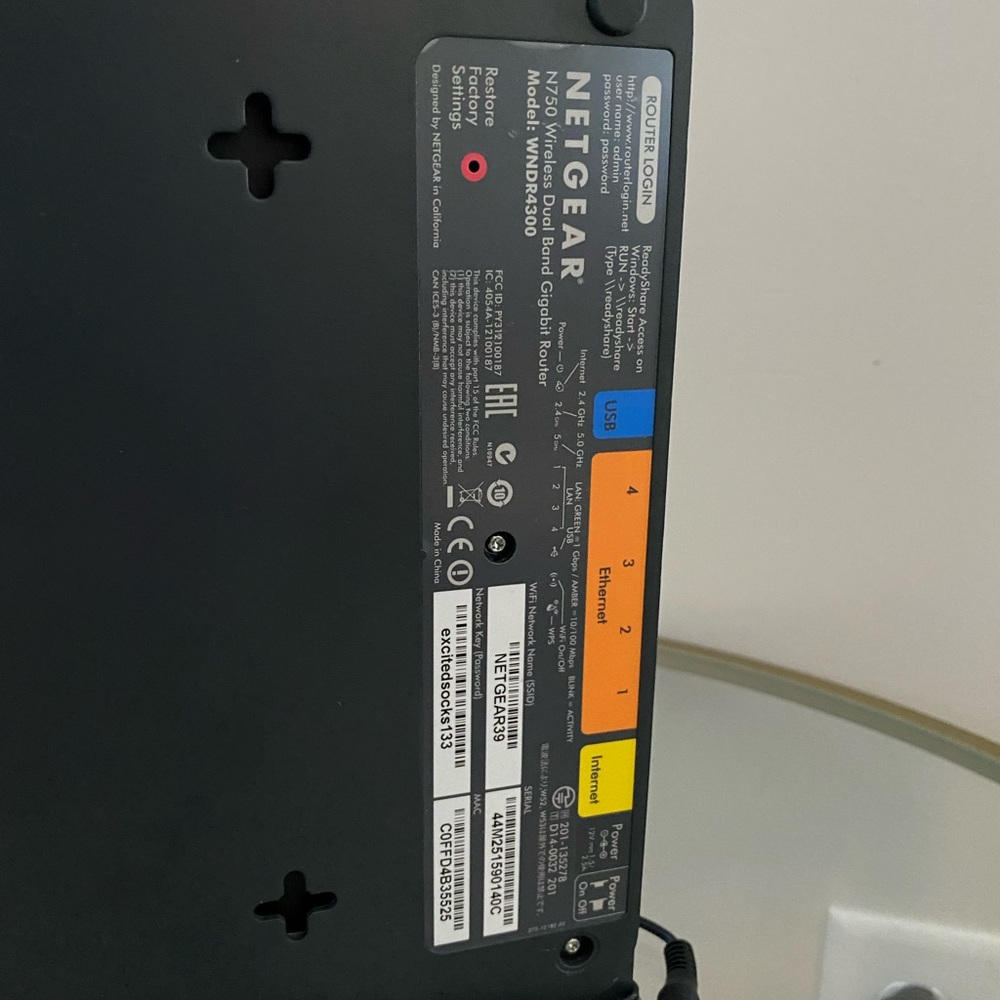 Netgear N750 Dual Band Router - Picture 3 of 4